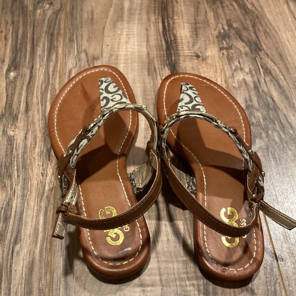 Gorgeous Los Angeles GBG guess sandals woman’s size 8 - Picture 12 of 12